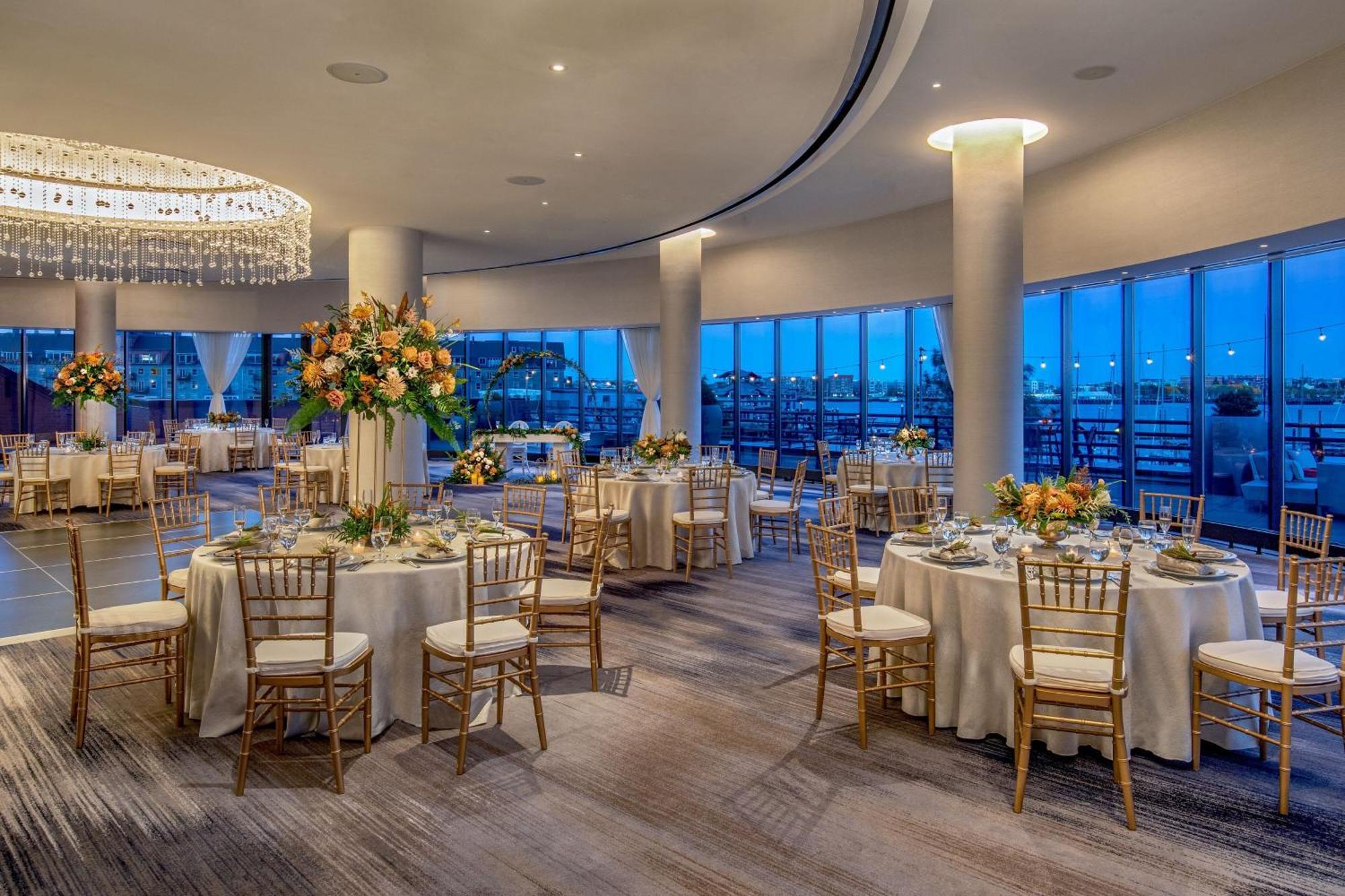 Отель Boston Marriott Long Wharf Экстерьер фото